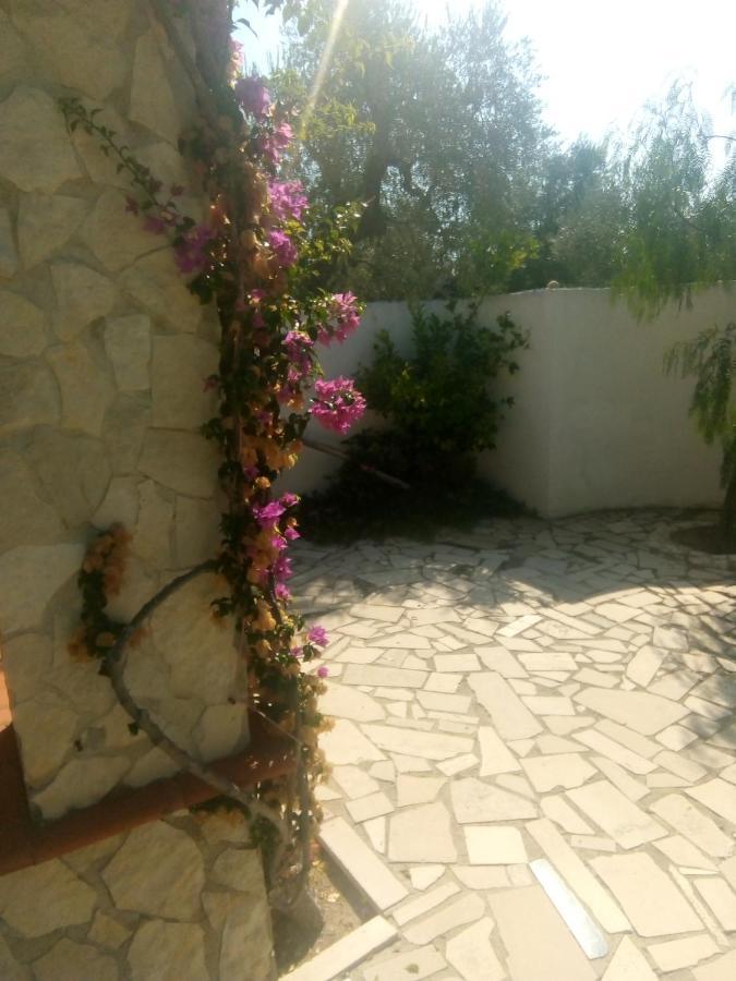 Villa Oleandro Ciccino Весте Екстериор снимка