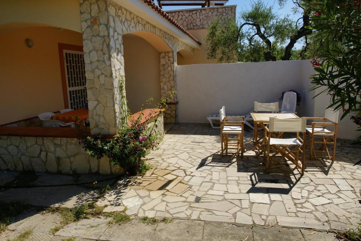 Villa Oleandro Ciccino Весте Екстериор снимка