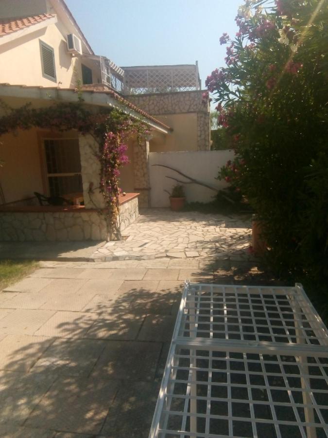Villa Oleandro Ciccino Весте Екстериор снимка