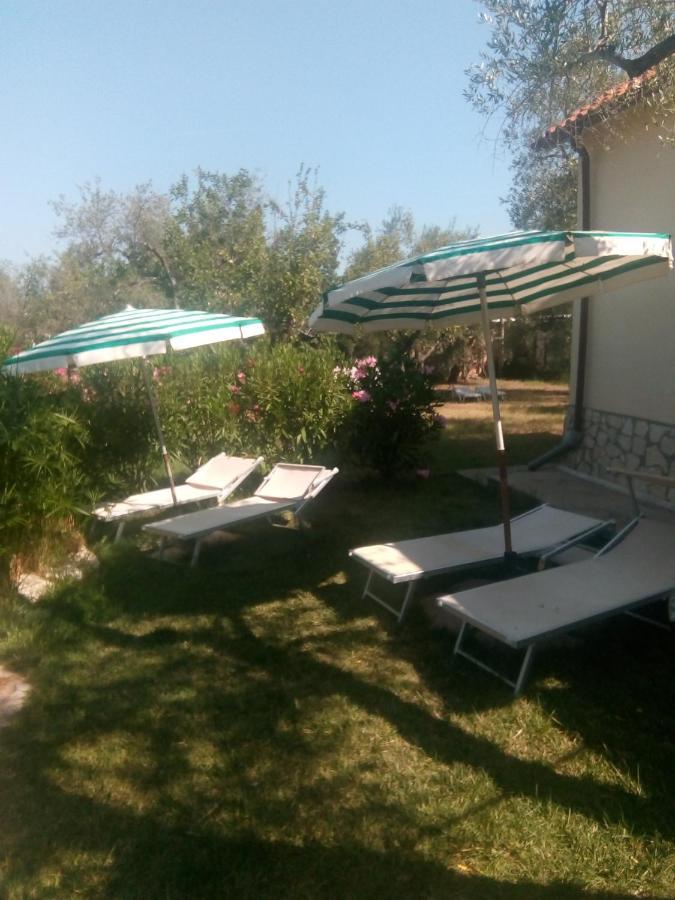Villa Oleandro Ciccino Весте Екстериор снимка